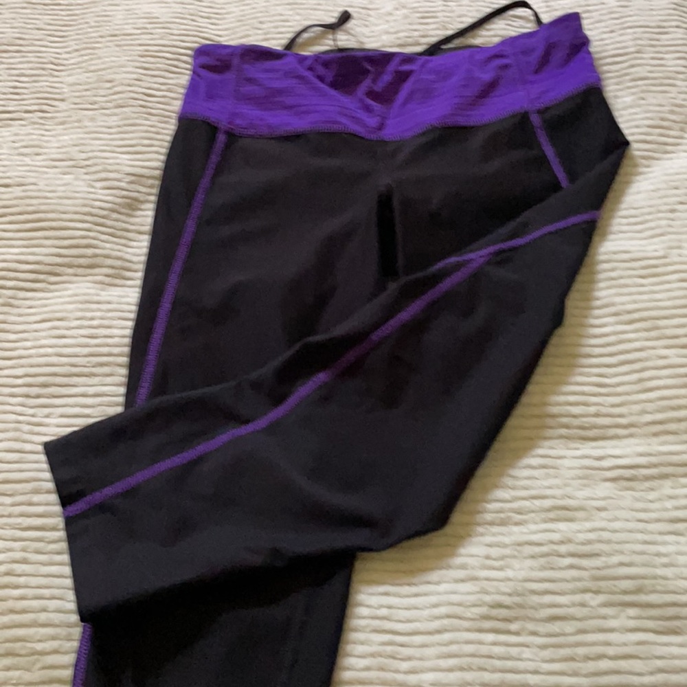 Great athletic Capri leggings!